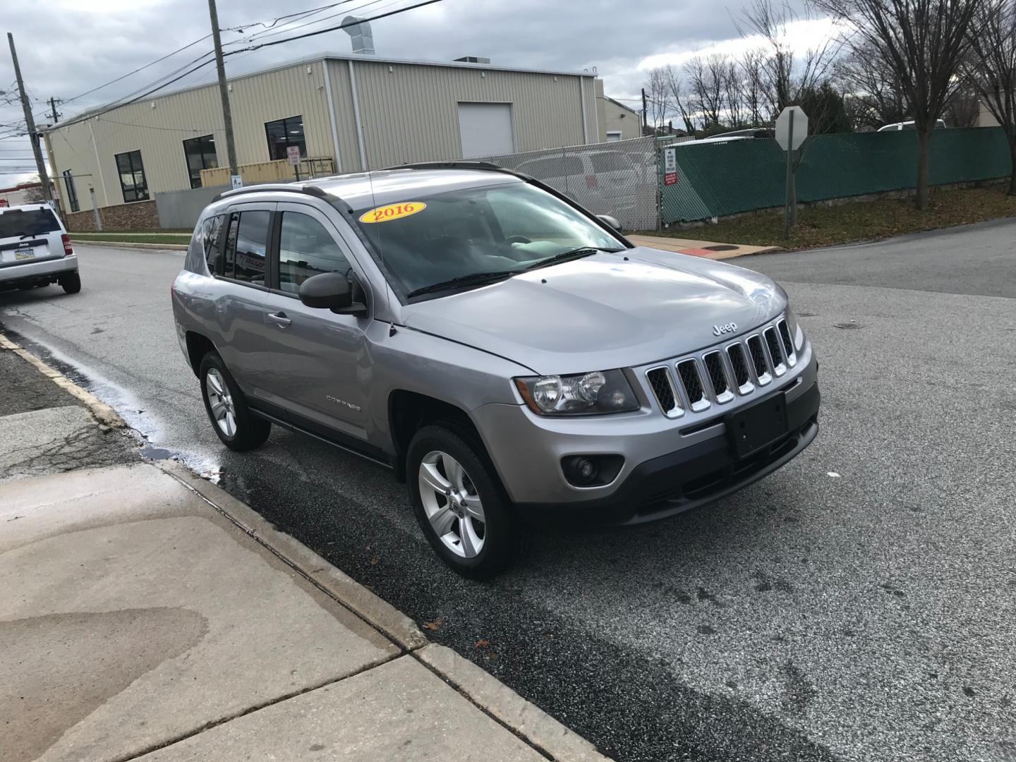 2016 Silver /Gray Jeep Compass Sport (1C4NJDBB8GD) with an 2.4 V4 engine, Automatic transmission, located at 577 Chester Pike, Prospect Park, PA, 19076, (610) 237-1015, 39.886154, -75.302338 - Photo#3